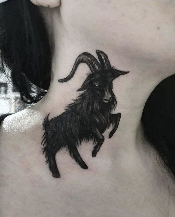 Hình xăm dê trên cổ, phong cách blackwork, chi tiết sắc nét, độ phân giải HD.