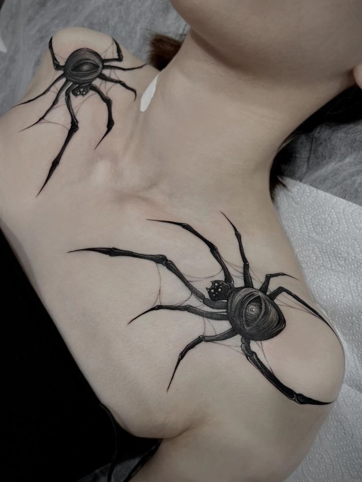 Hình xăm nhện blackwork trên vai, phong cách chi tiết, độ phân giải cao HD.