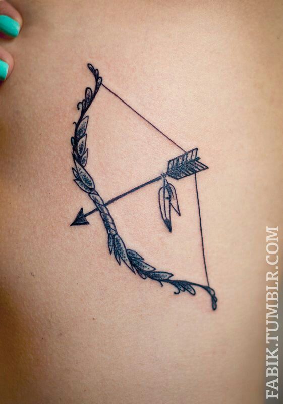 thiết kế dành cho người mê bắn cung Hình xăm cung tên nhỏ trên da, phong cách blackwork tinh tế, độ phân giải HD.