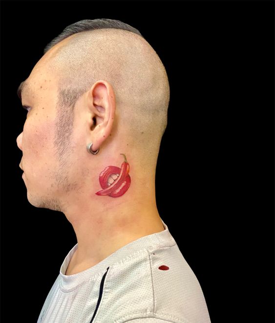 điểm nhấn mới lạ trên cổ với hình nụ hôn Hình xăm môi và ớt trên cổ, phong cách màu sắc, chi tiết rõ nét, chất lượng HD.