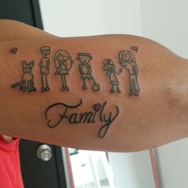 Hình xăm gia đình trên cánh tay, phong cách đơn giản, chữ "Family", độ phân giải HD.