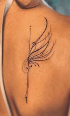 Hình xăm hoa văn tối giản trên vai, phong cách blackwork, ảnh HD.