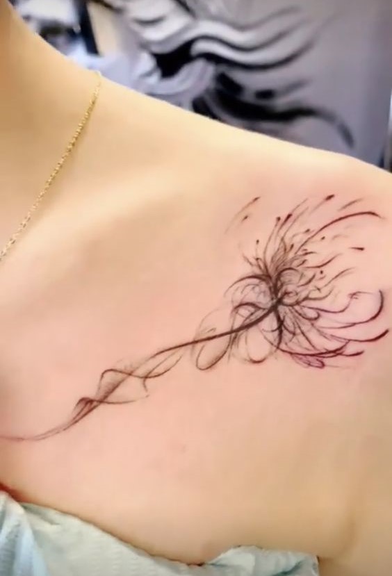 Mẫu xăm hoa bỉ ngạn ở vai cách điệu Hình xăm hoa cổ điển trên vai, phong cách tinh tế, HD.