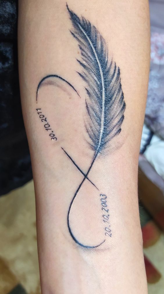 nét đẹp nhẹ nhàng như lông vũ Hình xăm lông vũ trên tay, phong cách blackwork tinh tế, độ phân giải HD.