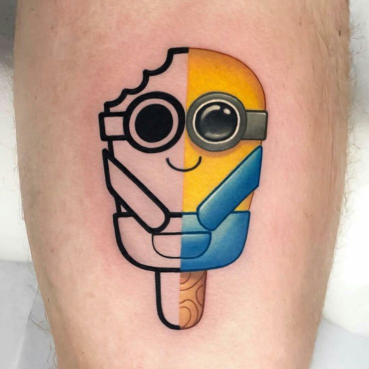 sáng tạo mẫu tattoo cho nhân vật minion Hình xăm kem hoạt hình trên bắp tay, phong cách màu sắc, độ chi tiết cao, ảnh HD.