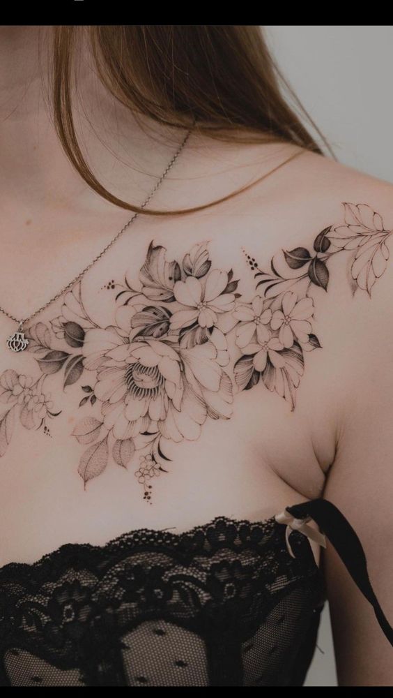 Tattoo bông hoa ở vai lộng lẫy Hình xăm hoa phong cách blackwork trên vai, độ chi tiết cao, ảnh HD.