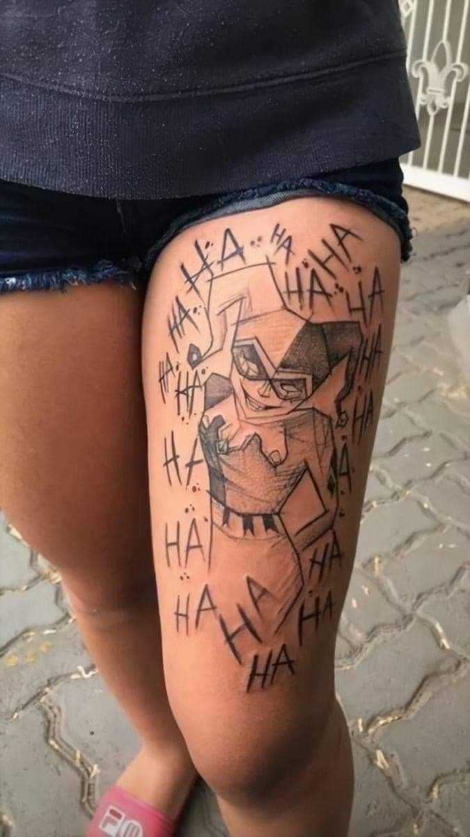 Hình xăm nhân vật hoạt hình phong cách blackwork trên đùi, chi tiết, ảnh HD.