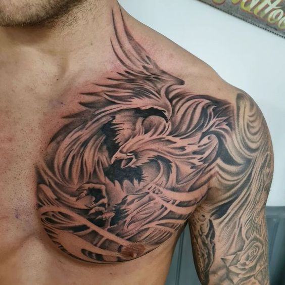 Hình xăm phượng hoàng trên ngực, phong cách blackwork chi tiết, độ phân giải HD.