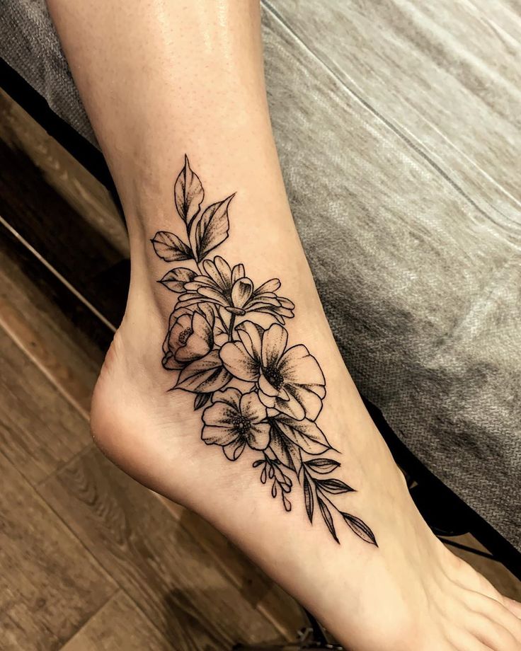 mẫu tattoo hoa lá thể hiện phong cách