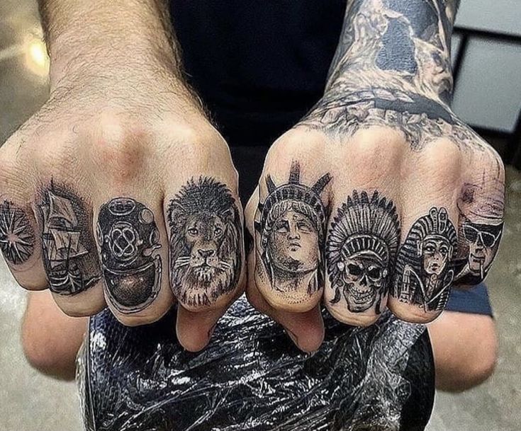 thể hiện sự độc đáo sáng tạo của người xăm Hình xăm blackwork trên ngón tay, chủ đề đa dạng, chi tiết rõ nét, ảnh HD.