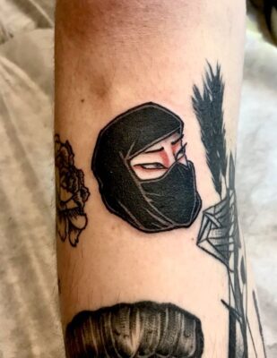 Hình xăm ninja và mặt nạ với thiết kế mặt nạ ninja Oni đầy dữ tợn