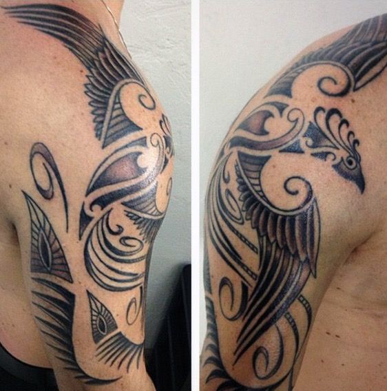 chi tiết hình xăm chim phượng hoàng cách điệu Hình xăm tribal trên vai, phong cách blackwork, chi tiết cao, ảnh HD.