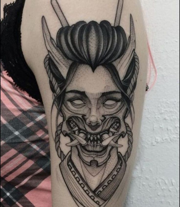 Hình xăm Oni trên tay, phong cách blackwork chi tiết, độ phân giải HD.