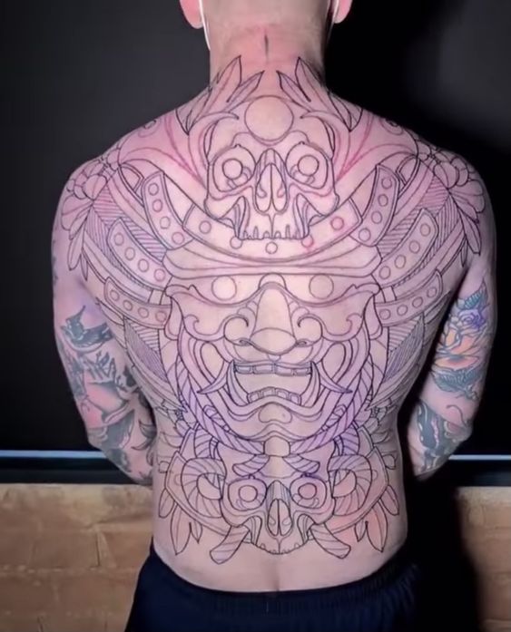 Hình xăm samurai toàn lưng, phong cách đường nét chi tiết, HD.