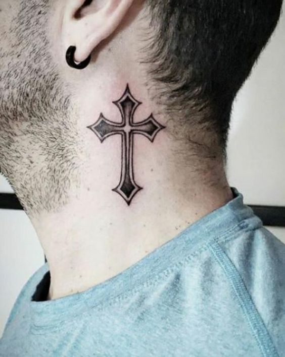 Hình xăm chữ thập phong cách blackwork trên cổ, chi tiết rõ nét, ảnh HD.