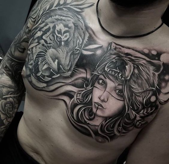 Hình xăm thú dữ và cô gái trên ngực, phong cách blackwork chi tiết, độ phân giải HD.