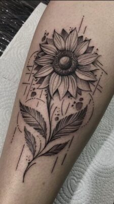 hình xăm hoa hướng dương mực đen Hình xăm hoa mặt trời phong cách blackwork trên cánh tay, chi tiết cao, độ phân giải HD.