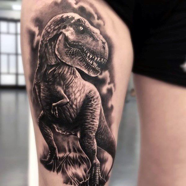 Hình xăm khủng long blackwork trên đùi, chi tiết, phong cách cổ điển, độ phân giải cao.