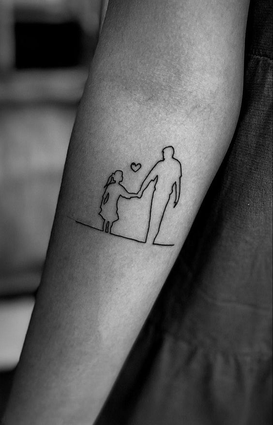 Mini tattoo of father holding child's hand, full of love and emotion Hình xăm cha con mini trên cánh tay, phong cách blackwork, chi tiết đơn giản, ảnh HD.
