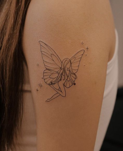 Hình xăm nàng tiên phong cách blackwork trên cánh tay, chi tiết tinh tế, độ phân giải HD.