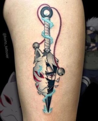 Hình xăm ninja theo phong cách Nhật Bản truyền thống với hình ảnh ninja và các yếu tố hoa văn cổ điển