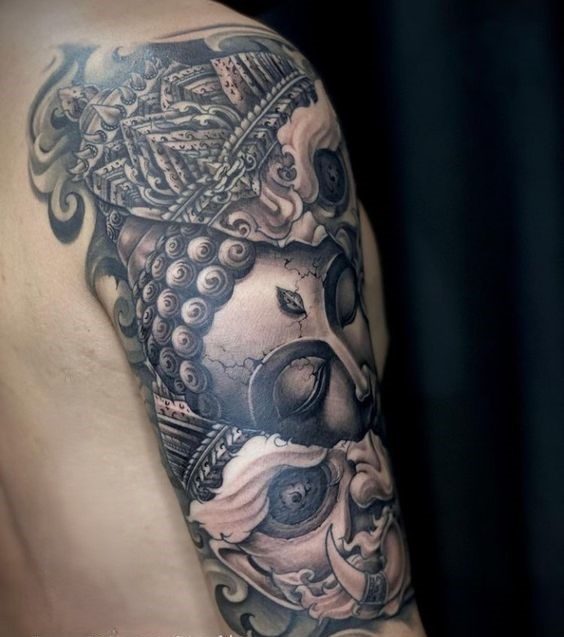 hình xăm phật quỷ đơn sắc chi tiết Hình xăm Phật phong cách blackwork chi tiết trên vai, độ phân giải HD, thể hiện sự bình an và uy nghiêm.