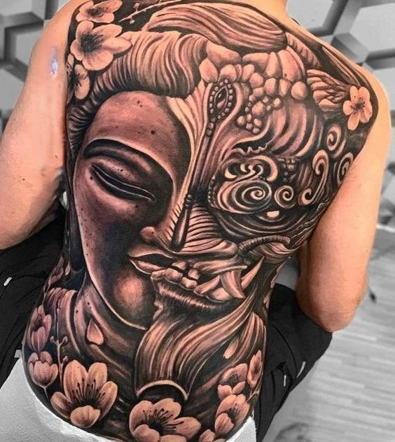 hình xăm phật quỷ kín lưng độc đáo Hình xăm nghệ thuật Phật trên lưng, phong cách blackwork, chi tiết tinh xảo, ảnh HD chất lượng cao.