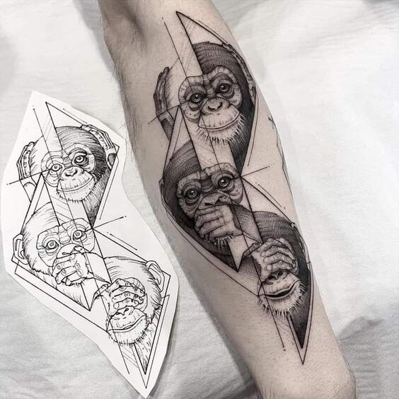 hình xăm theo yêu cầu Hình xăm khỉ trên cánh tay, phong cách blackwork, chi tiết cao, độ phân giải HD.
