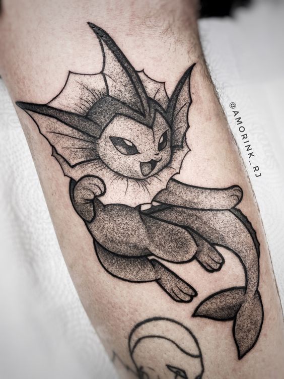 hình xăm trắng đen mini cực chi tiết Hình xăm cá thể hoạt hình trên cánh tay, phong cách blackwork, chi tiết rõ nét, độ phân giải HD.