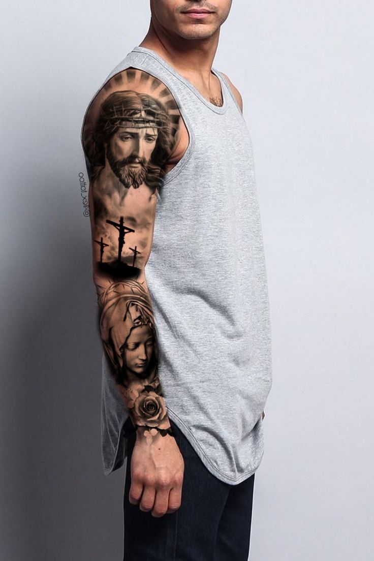 Hình xăm chủ đề tôn giáo trên tay, phong cách blackwork, chi tiết rõ nét, độ phân giải HD.
