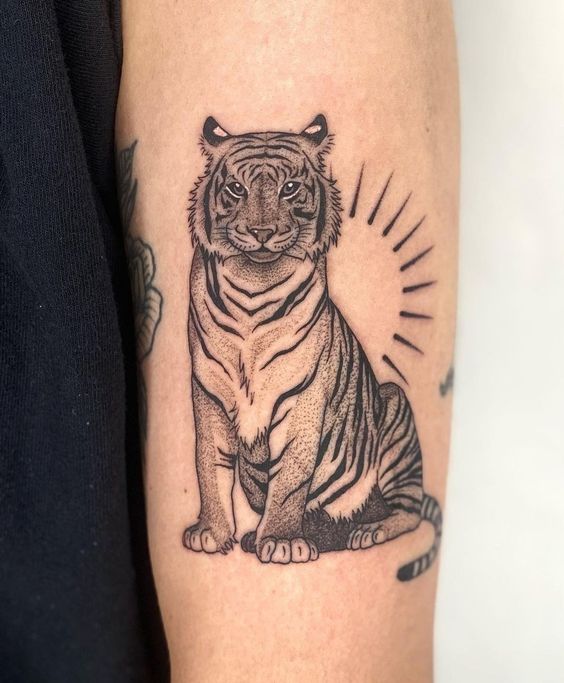Hình xăm hổ blackwork trên tay, phong cách chi tiết, độ phân giải HD.