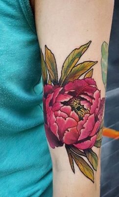 Tattoo bông quỳnh màu hồng ở tay Hình xăm hoa mẫu đơn trên tay, phong cách màu nước, chi tiết rõ nét, ảnh chất lượng HD.