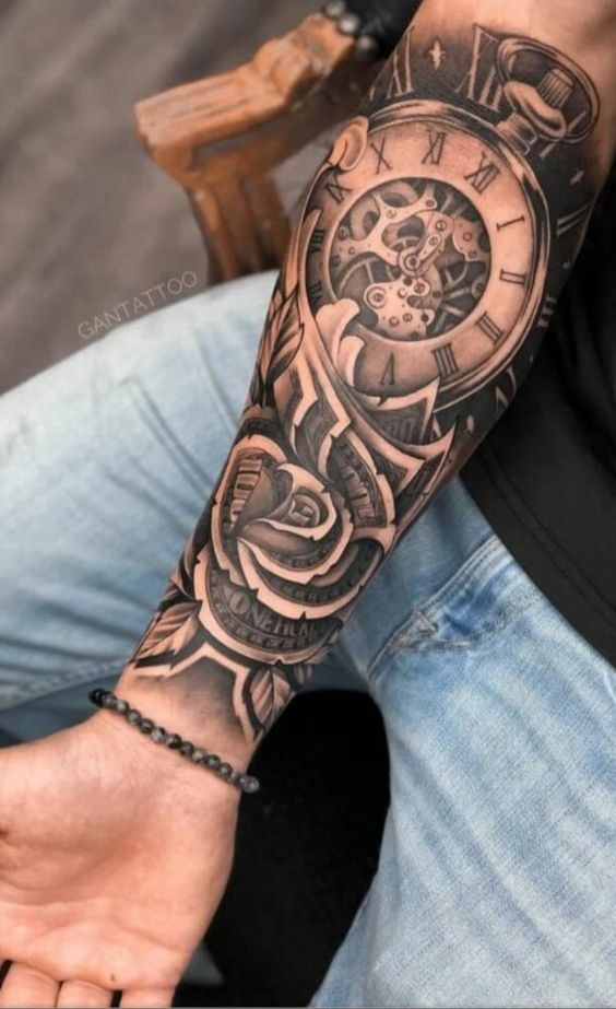 tattoo phá cách với đồng hồ la mã