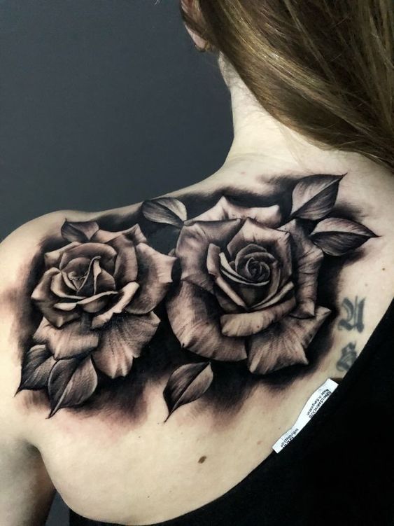 Tattoo hoa hồng đen cá tính cho nữ Hình xăm hoa hồng blackwork chi tiết trên vai, phong cách cổ điển, độ phân giải HD.
