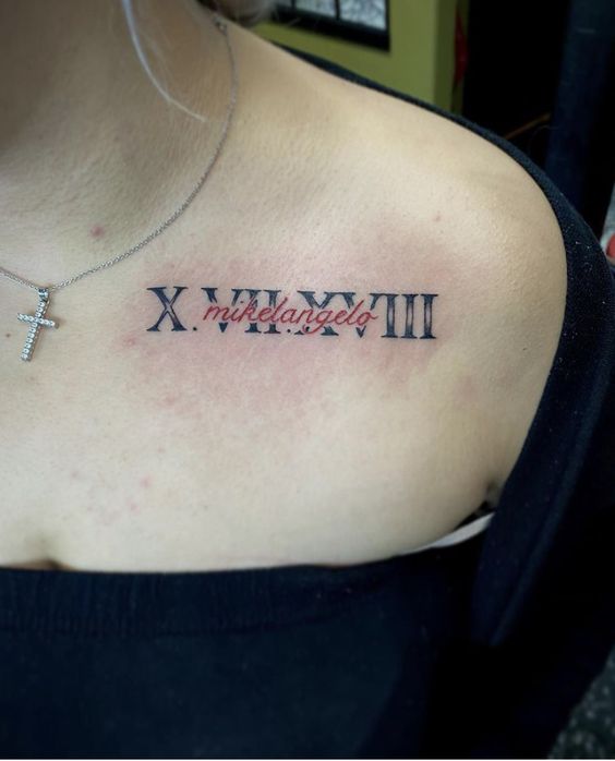 Hình xăm La Mã ở vai cho nữ