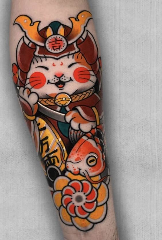Tattoo mèo thần tài samurai phong cách Nhật Bản Hình xăm mèo may mắn, cá chép, phong cách màu sắc, trên tay, chi tiết sắc nét, chất lượng HD.