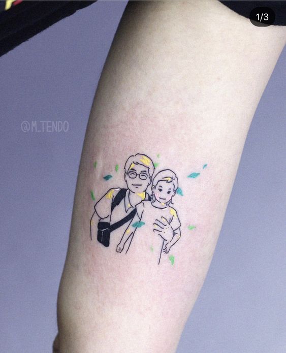 Tattoo mini ấn tượng về tình cảm cha con Hình xăm đôi trẻ hoạt hình trên tay, phong cách màu nước, chi tiết tinh tế, ảnh HD.