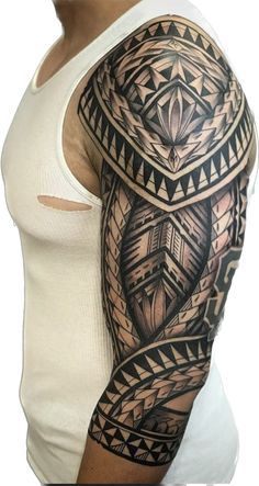 Hình xăm tribal trên cánh tay, phong cách blackwork chi tiết, ảnh HD.