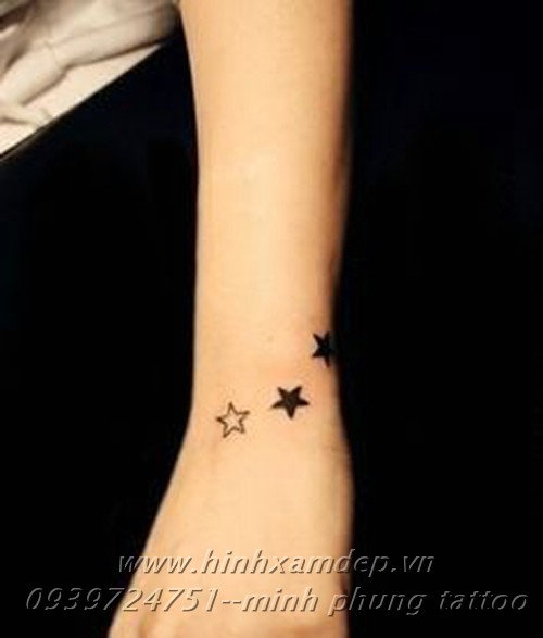 Hình xăm ngôi sao đẹp trên cổ tay