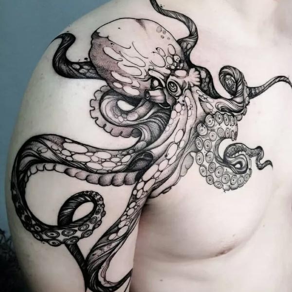 Hình xăm bạch tuộc trên vai, phong cách blackwork, chi tiết tinh xảo, độ phân giải HD.